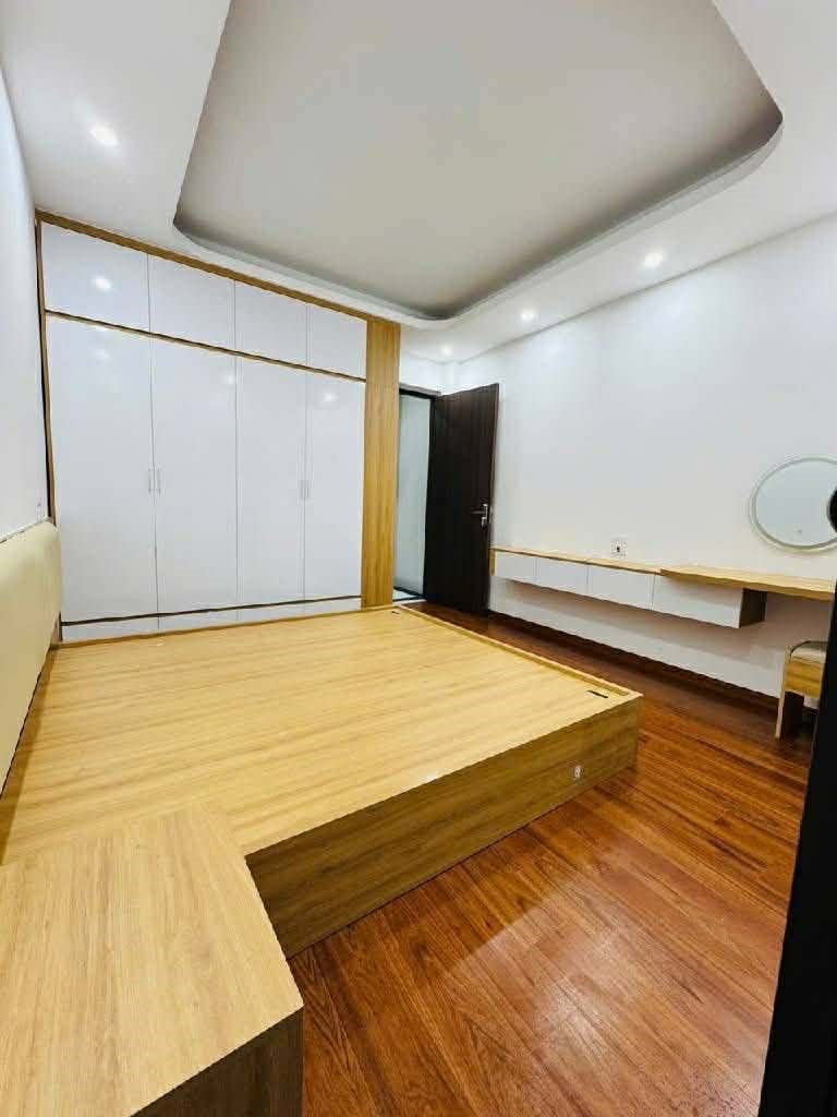 BÁN NHÀ thông LÁNG TRUNG 35m2 x 5T THANG MÁY, NGÕ NÔNG THÔNG, 30M RA Ô TÔ TRÁNH, NHÀ MỚI ĐẸP FULL NỘI THẤT, hơn 8 tỷ